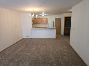 1626 McClure Rd in Aurora, IL - Building Photo - Building Photo