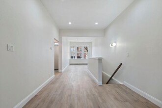 42-27 214th Pl in Queens, NY - Building Photo - Building Photo