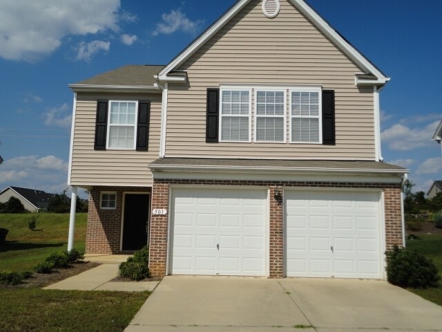 501 Timber Meadow Lake in Fuquay Varina, NC - Building Photo