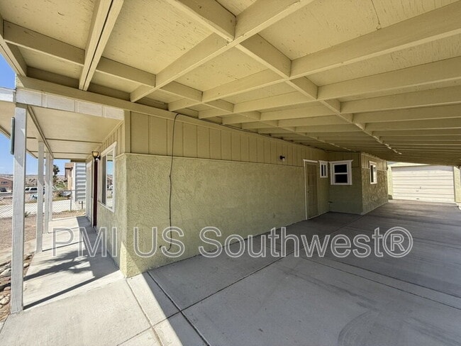 1386 Lakeside Dr in Bullhead City, AZ - Building Photo - Building Photo