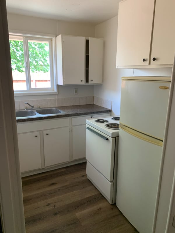 52793 NE 1st St in Scappoose, OR - Foto de edificio - Building Photo