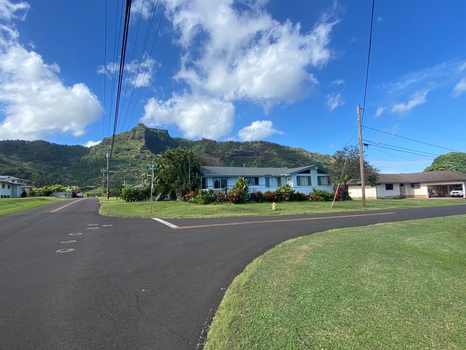 5060 Nonou Rd in Kapaa, HI - Building Photo