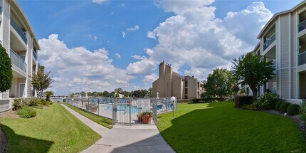 12800 Melville Dr in Montgomery, TX - Building Photo - Building Photo