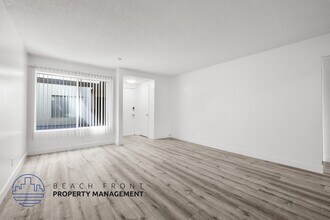 355 Coronado Ave. in Long Beach, CA - Foto de edificio - Building Photo