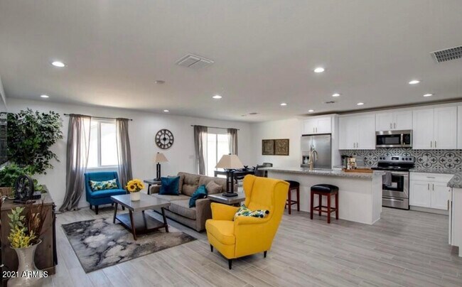 5735 S 12th Ln in Phoenix, AZ - Building Photo - Building Photo