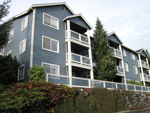 Villa Bonita Apartments in Bellingham, WA - Building Photo