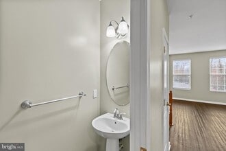 7544 Stonehouse Run Dr in Glen Burnie, MD - Building Photo - Building Photo