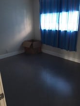 3703 NE 166th St, Unit 204 in North Miami Beach, FL - Building Photo - Building Photo