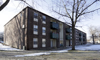 Willows on Clark Road in Gary, IN - Foto de edificio - Building Photo