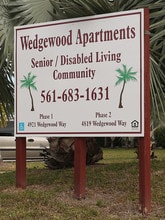 Wedgewood Apartments in West Palm Beach, FL - Foto de edificio - Building Photo