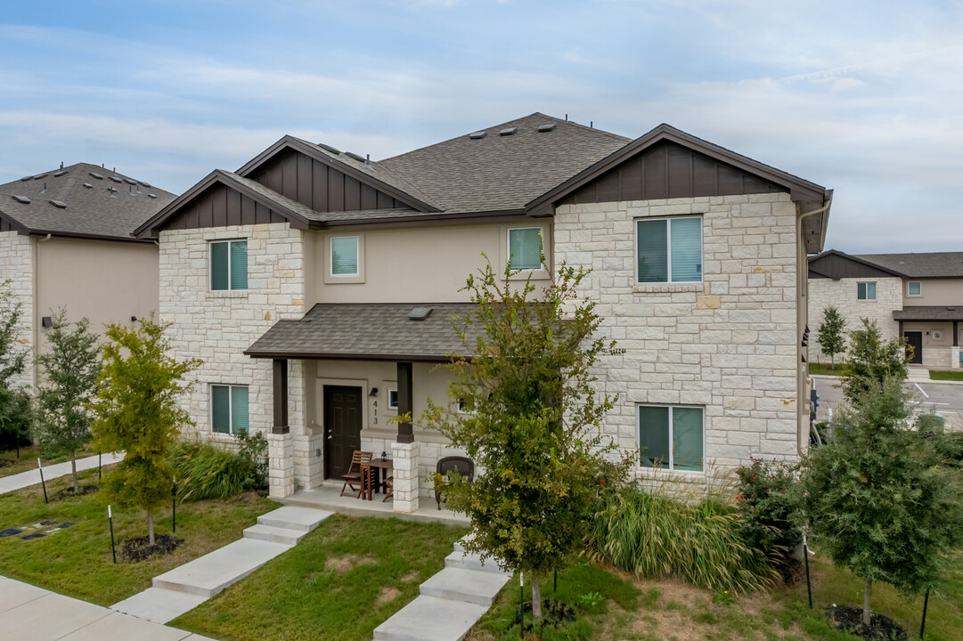 New Village Townhomes in Leander, TX - Foto de edificio