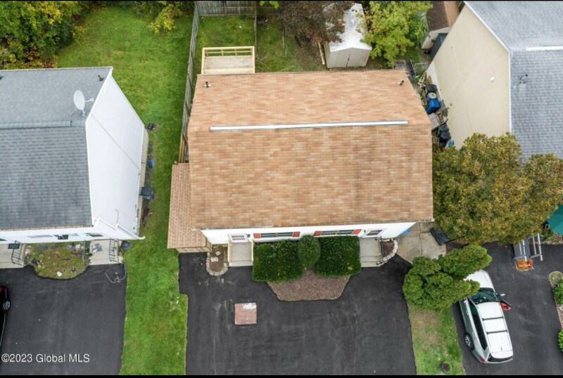 9 Limerick Dr in Albany, NY - Building Photo