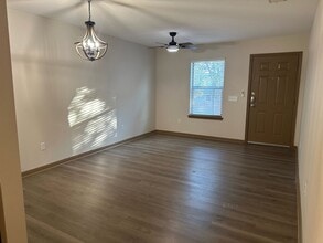 Sorrel Canyon Duplexes in Canyon Lake, TX - Building Photo - Building Photo