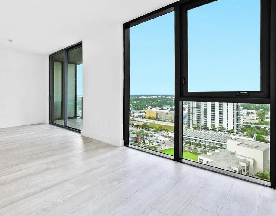 121 NE 34th St, Unit 2315 in Miami, FL - Foto de edificio