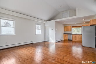 92 Whisconier Rd in Brookfield, CT - Building Photo - Building Photo