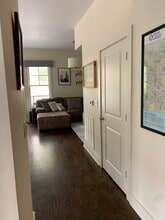925 Garrett St SE, Unit 215 in Atlanta, GA - Foto de edificio - Building Photo