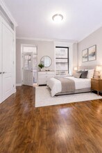 52 Barrow St, Unit LL in New York, NY - Foto de edificio - Building Photo