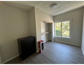 1725 Glendale Blvd, Unit #4 in Los Angeles, CA - Foto de edificio - Building Photo