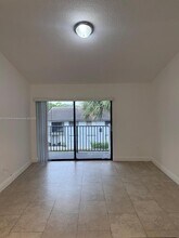 7110 NW 179th St in Hialeah, FL - Building Photo - Building Photo