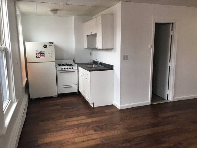 149 Meridian St, Unit 147-2 in Boston, MA - Building Photo - Building Photo