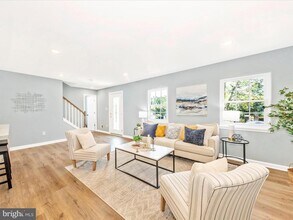 1305 Peachtree Ct in Frederick, MD - Building Photo - Building Photo