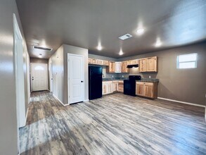 2208 E 10th St in Lubbock, TX - Building Photo - Building Photo