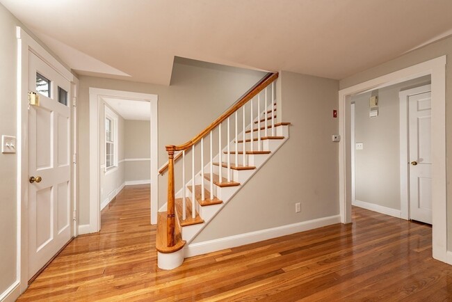 64 Park Ave W in Weymouth, MA - Foto de edificio - Building Photo