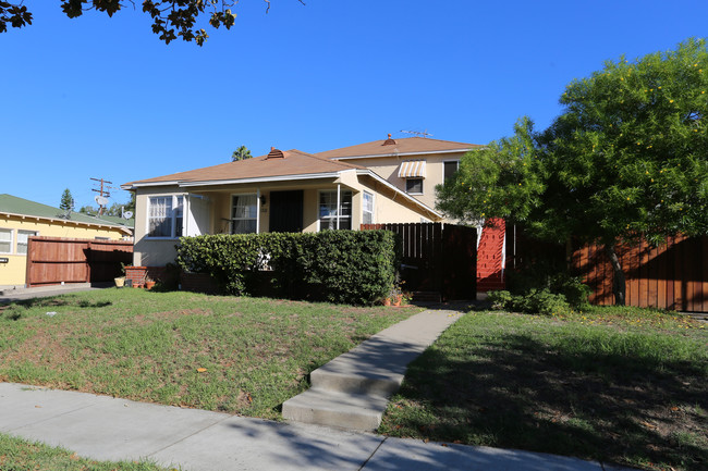 1321 Orange Grove Ave in Glendale, CA - Building Photo - Building Photo