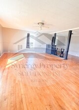 864 W Longview Ave in Mansfield, OH - Foto de edificio - Building Photo