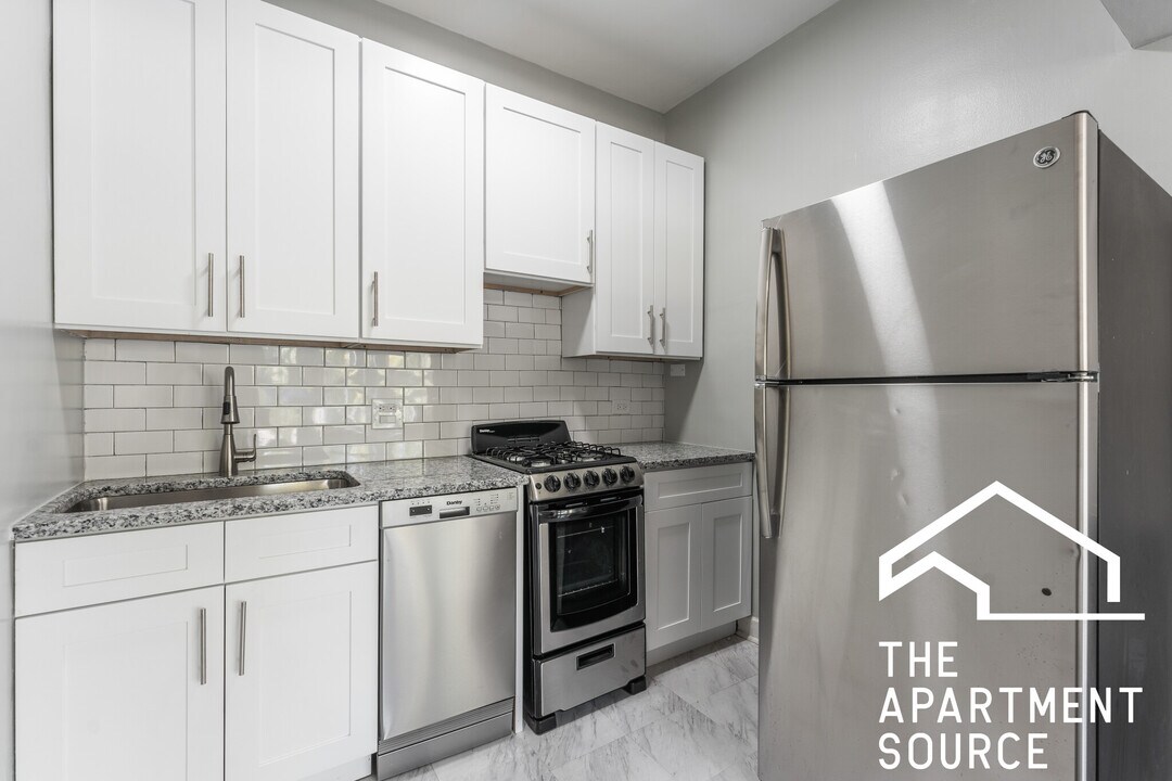 7600 N Sheridan Rd in Chicago, IL - Foto de edificio