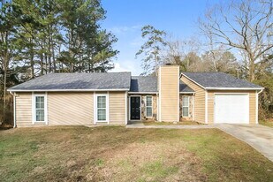 2564 Snake Ct in Ellenwood, GA - Building Photo