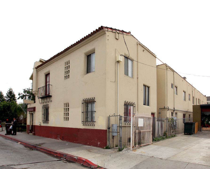 2012 E 7th St in Long Beach, CA - Building Photo