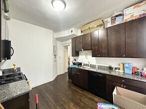 5110 N Lincoln Ave, Unit 1 in Chicago, IL - Building Photo - Building Photo