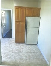 102 W 49th St, Unit 6 in Bayonne, NJ - Building Photo - Building Photo