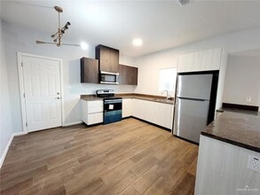 3409 Fuerte Ave, Unit 1 in McAllen, TX - Foto de edificio - Building Photo