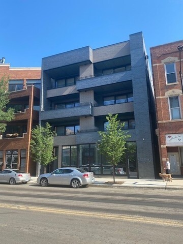 1524 W Chicago Ave in Chicago, IL - Building Photo