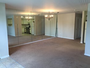 87 Yellowwood Ct, Unit 87 Yellowwood in Glassboro, NJ - Building Photo - Building Photo