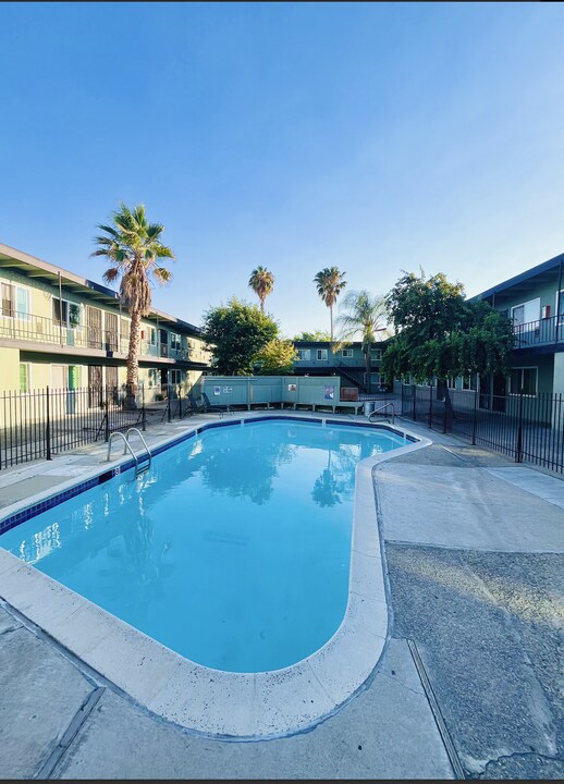 Villa Fairlane in San Jose, CA - Building Photo