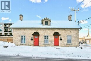 18 St Andrews St in Cambridge, ON - Building Photo