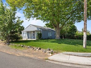 1617 Mahan Ave in Richland, WA - Building Photo - Building Photo