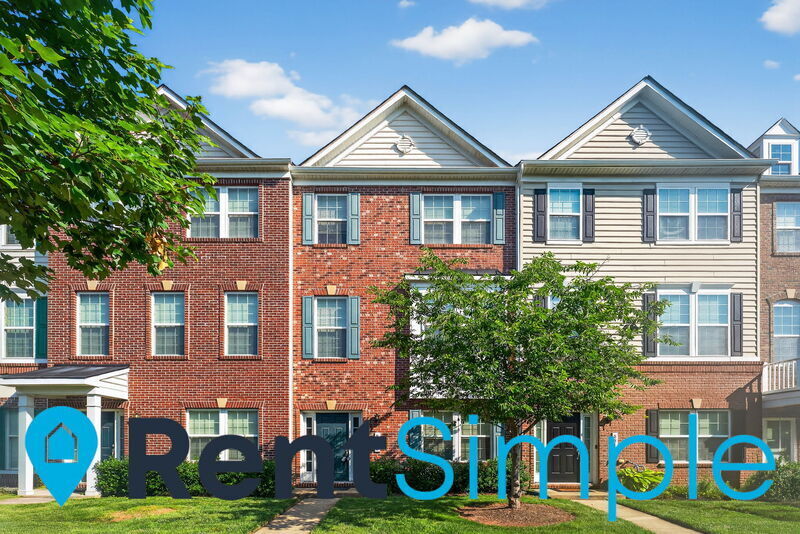 8808 Bentfield Dr in Manassas, VA - Building Photo