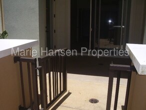 520 Lunalilo Home Rd-Unit -7128 in Honolulu, HI - Building Photo - Building Photo