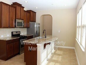 2424 Lambton Wood Dr in Apex, NC - Foto de edificio - Building Photo