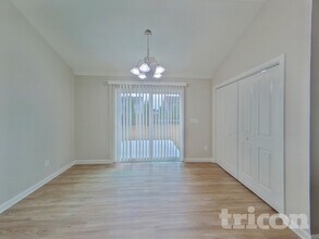 333 Finch Ln in Lexington, SC - Foto de edificio - Building Photo