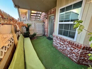 7920 Rockwood Ln, Unit 138 in Austin, TX - Foto de edificio - Building Photo