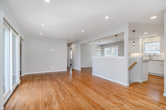 18 Skyline Dr in Brookfield, CT - Building Photo - Building Photo