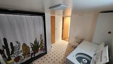 1331 Rainier Ave, Unit B in Bremerton, WA - Building Photo - Building Photo