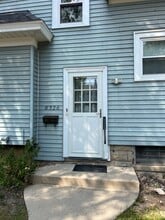 6326 W Grant St, Unit 414-801-2497 Alex in West Allis, WI - Foto de edificio - Building Photo