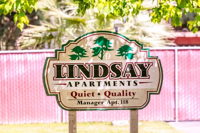 Lindsay Apartments in Fresno, CA - Foto de edificio - Building Photo