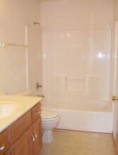 3305 W Raynell St in Springfield, MO - Building Photo - Building Photo